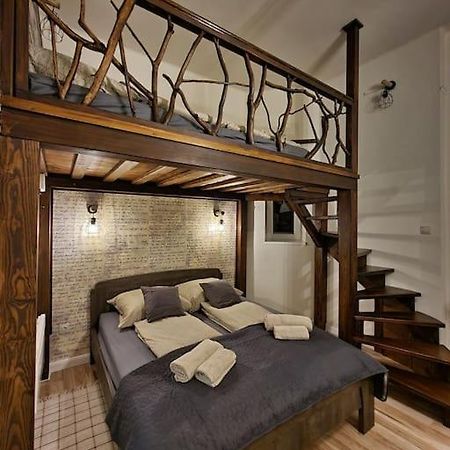 Vintage Apartman In City Center Miskolc Exterior photo