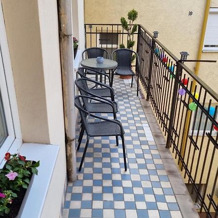 Vintage Apartman In City Center Miskolc Exterior photo