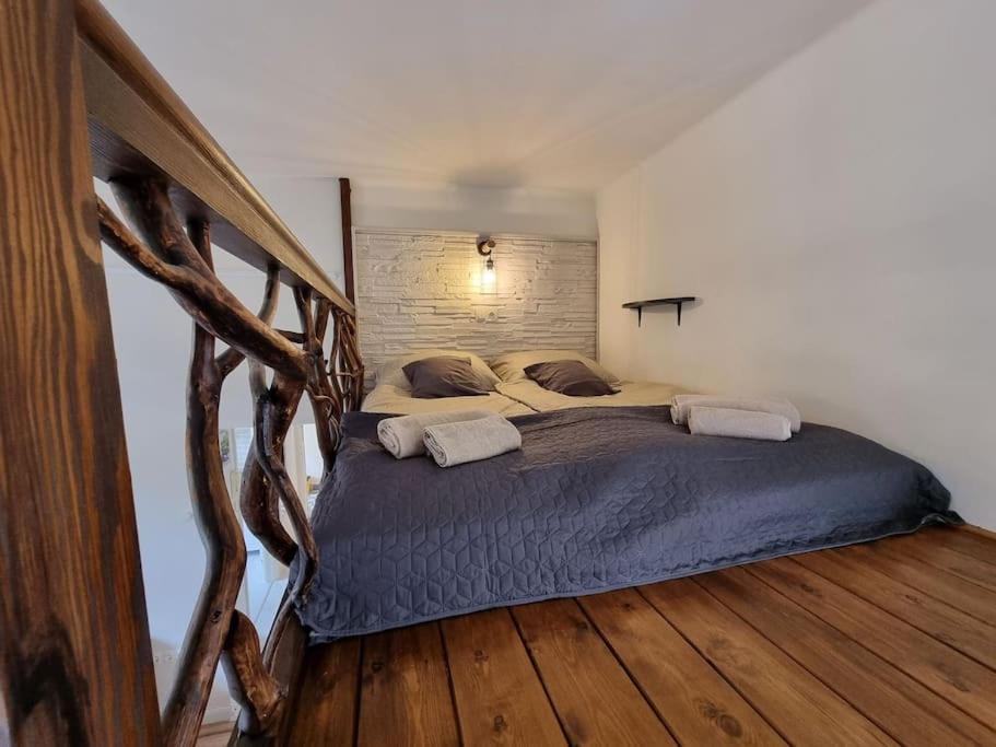 Vintage Apartman In City Center Miskolc Exterior photo