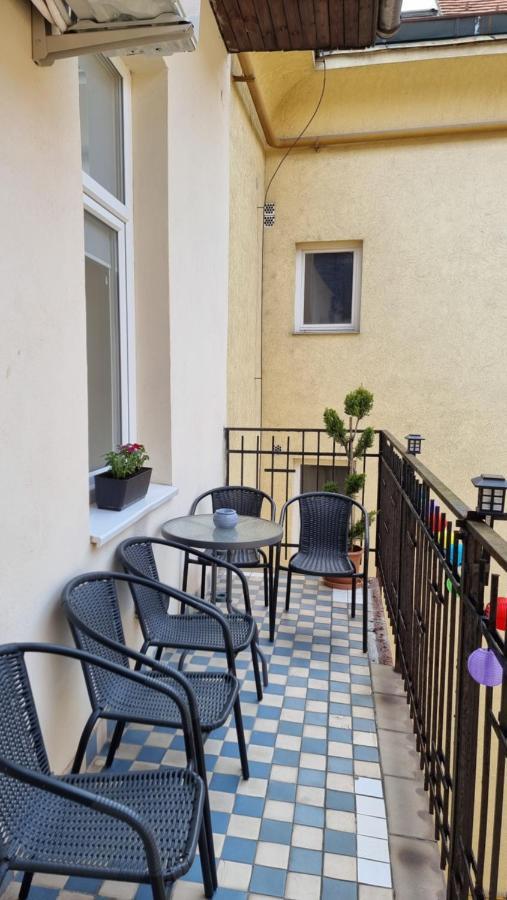 Vintage Apartman In City Center Miskolc Exterior photo